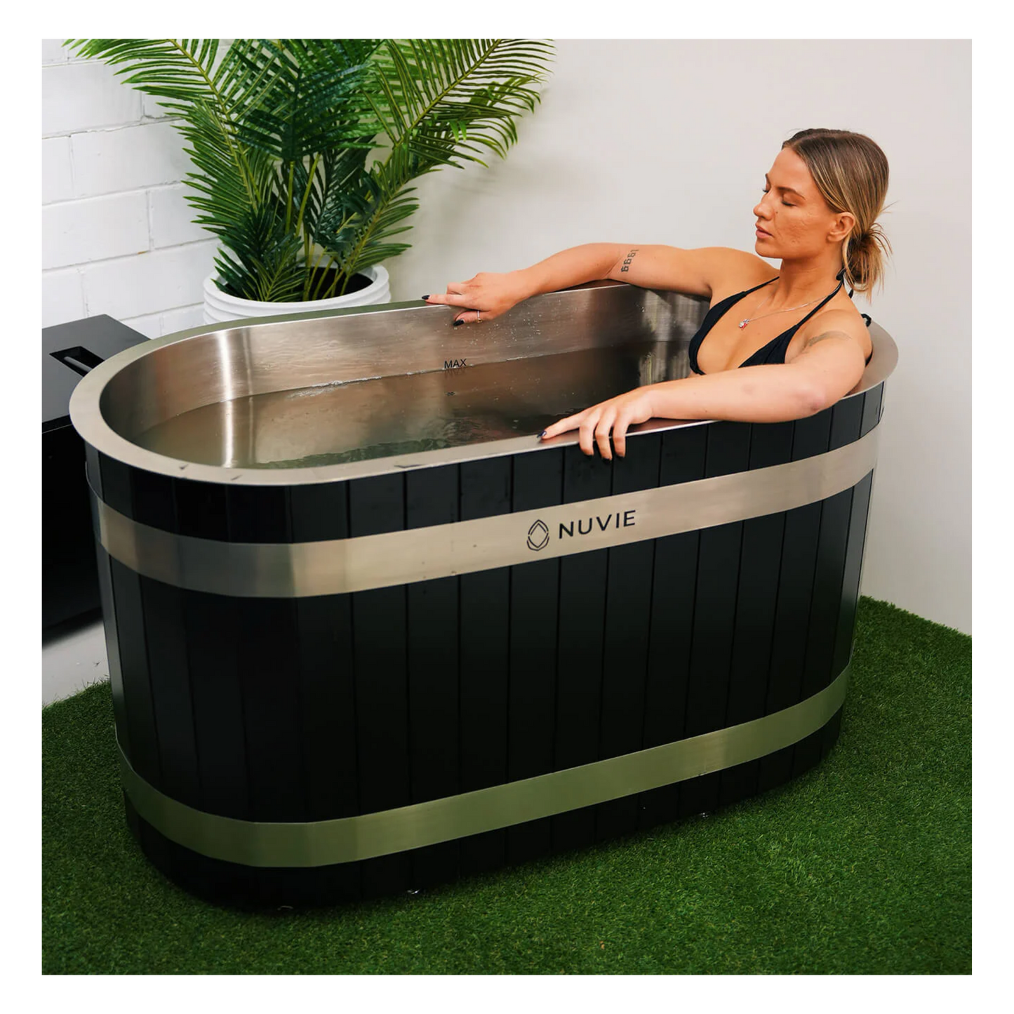 NUVIE Ember Ice Bath & Hot Tub (Black)